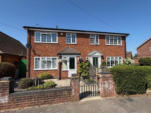 House for sale in Chattern Hill, Lower Halliford