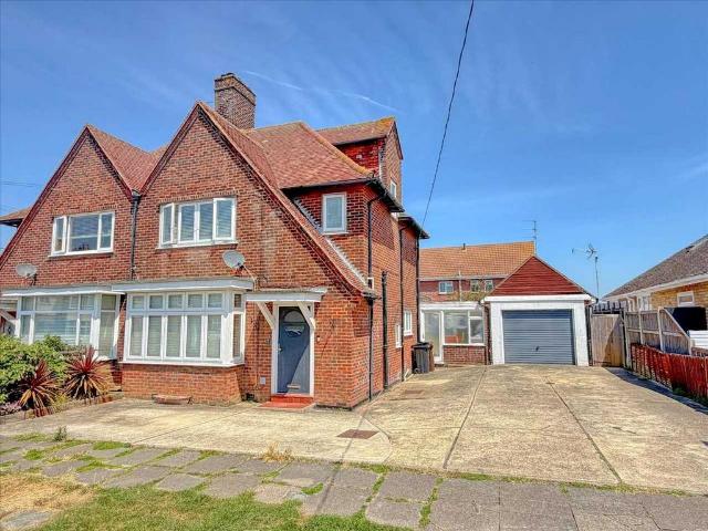 House for sale in Frinton and Walton, Dale Hill