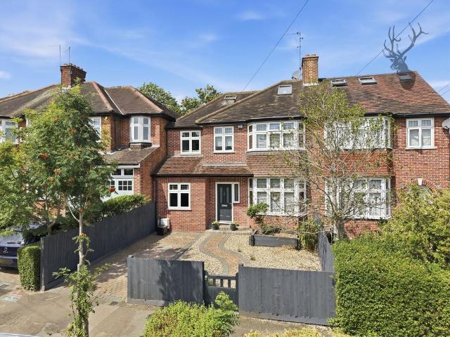 House for sale in Woodford Green, Greater London