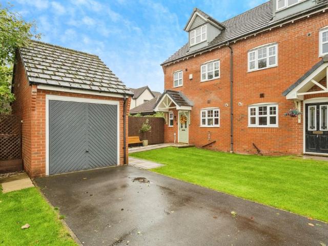 House for sale in Westhoughton, Lee Bank