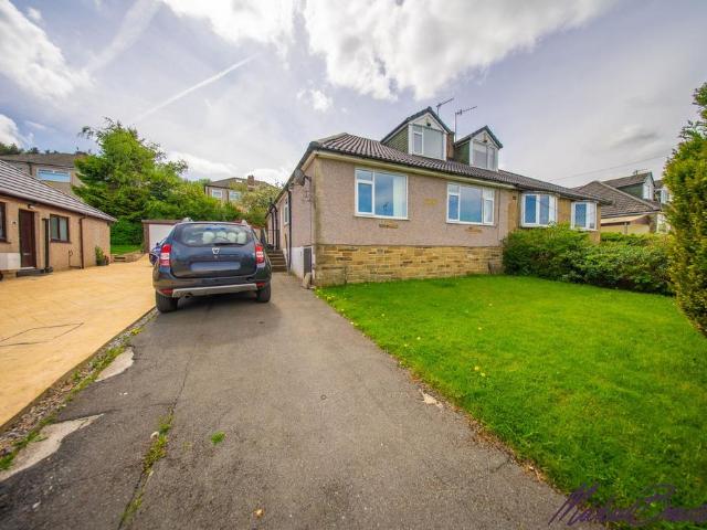House for sale in Slack Side, West Yorkshire