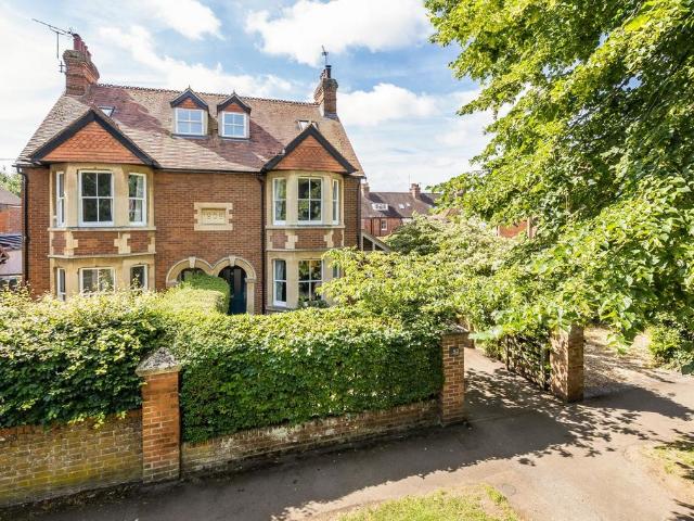 House for sale in Caldecott, Dromore