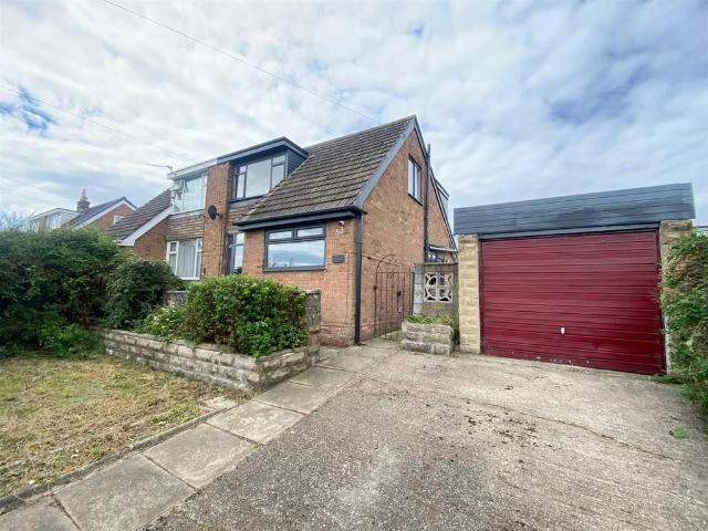 House for sale in Huddersfield, West Yorkshire