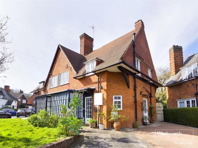 House for sale in Kingsbury, Greater London