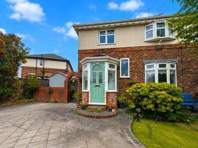 House for sale in Halton