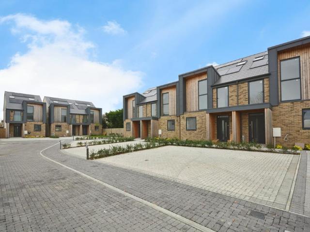 House for sale in Acol, Kent