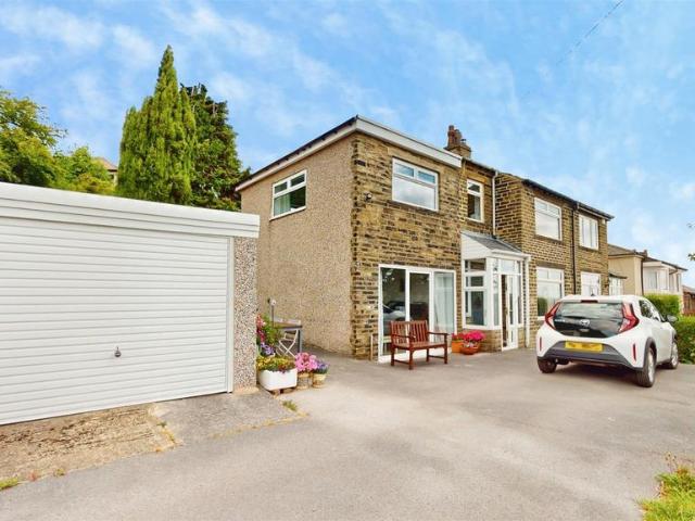 House for sale in Stump Cross, West Yorkshire