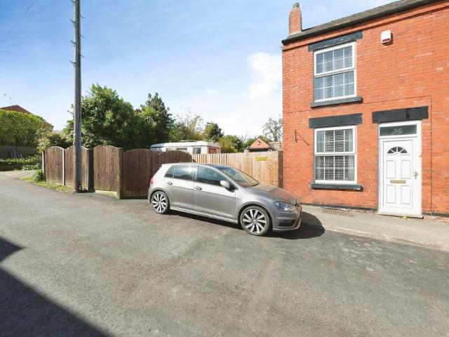 House for sale in King's Newton, Egginton