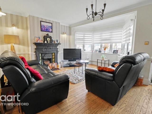 House for sale in Woodford Bridge, Greater London