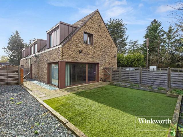 House for sale in Greater London