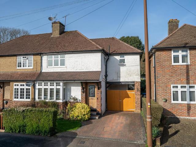 House for sale in Pouchen End, Hertfordshire