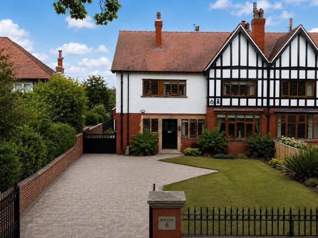 House for sale in Marshside, Southport