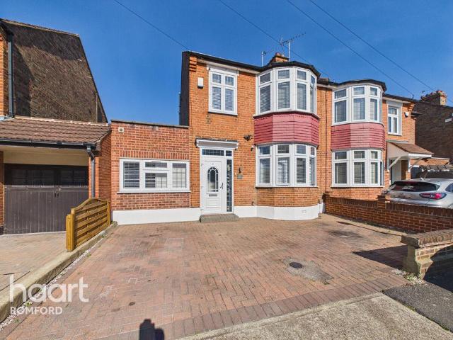 House for sale in Rush Green, Greater London