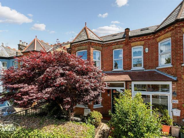 House for sale in London Borough of Ealing, Hanwell