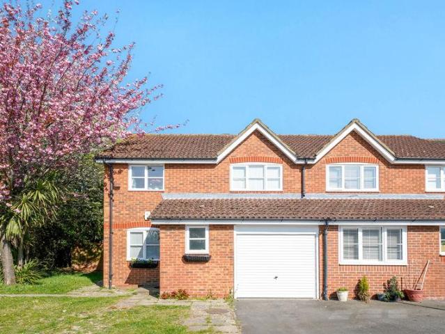 House for sale in Berrylands, Greater London