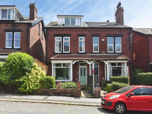 House for sale in Kirkstall, West Yorkshire