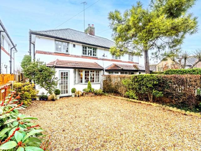 House for sale in Five Acres, Hertfordshire