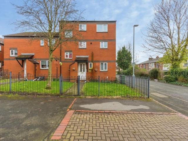House for sale in Hurst Cross, Greenheys