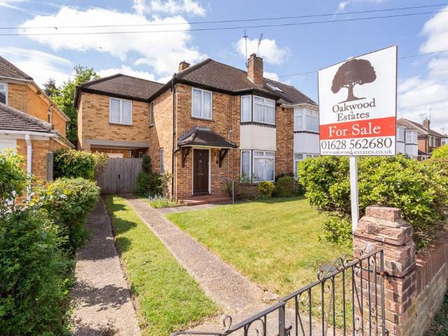 House for sale in Highway, Maidenhead