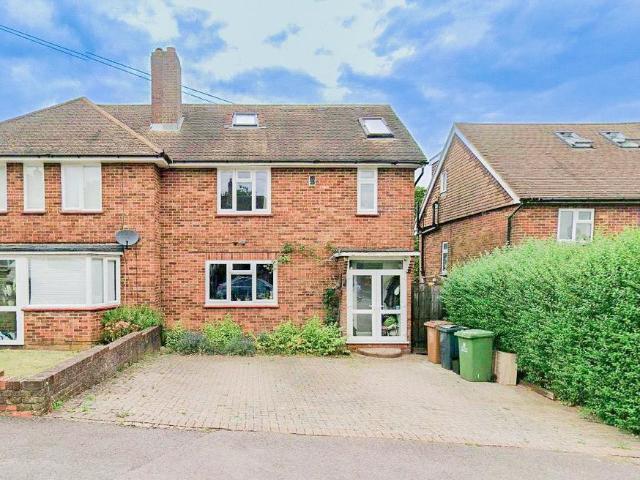 House for sale in Hooley, Red Hill
