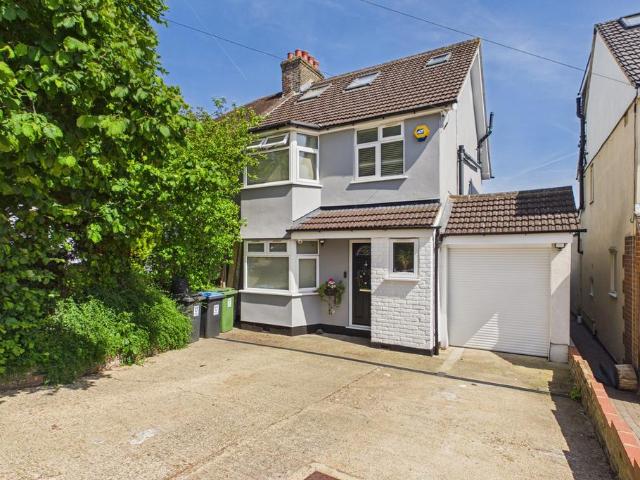 House for sale in Pouchen End, Hertfordshire