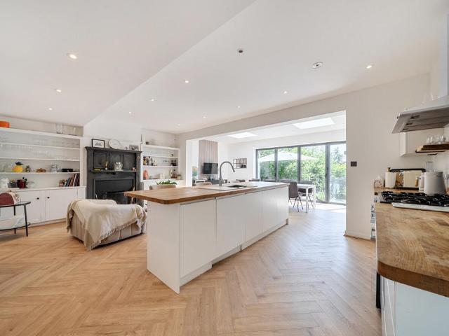 House for sale in London Borough of Croydon, Norbury