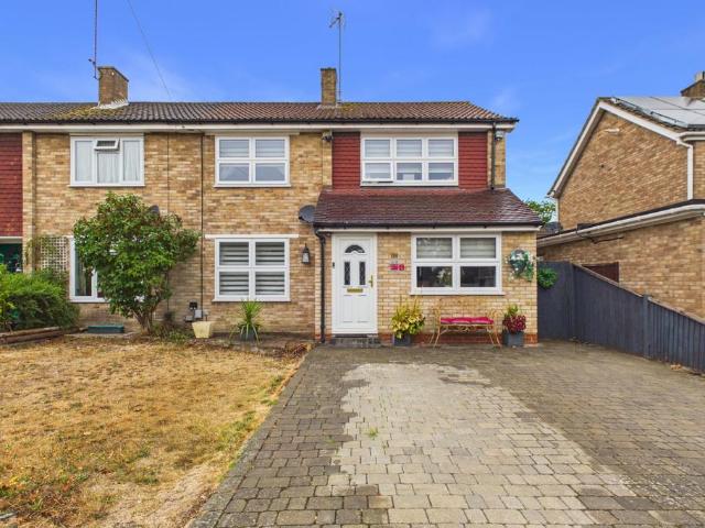 House for sale in Frogmore, Hart
