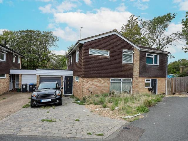 House for sale in Perryfields, West Sussex
