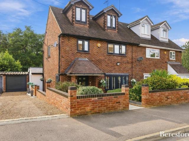 House for sale in The Galleries, Brentwood