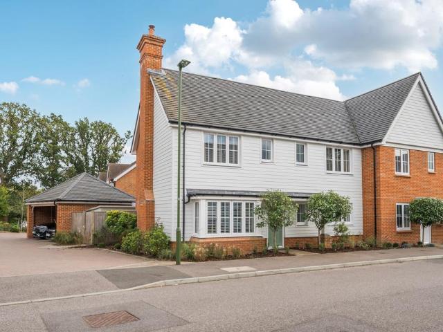 House for sale in Cox Green, Horsham