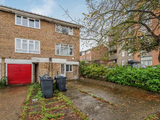 House for sale in London Borough of Croydon, Upper Norwood