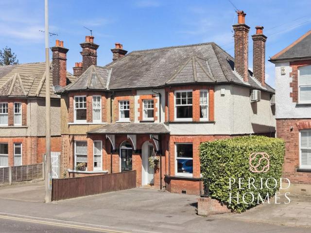 House for sale in Pilgrims' Hatch, Navestock Side