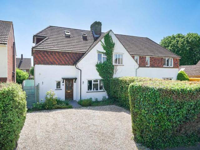 House for sale in Caddington, Bedfordshire