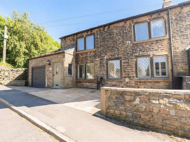 House for sale in Barkisland, West Yorkshire