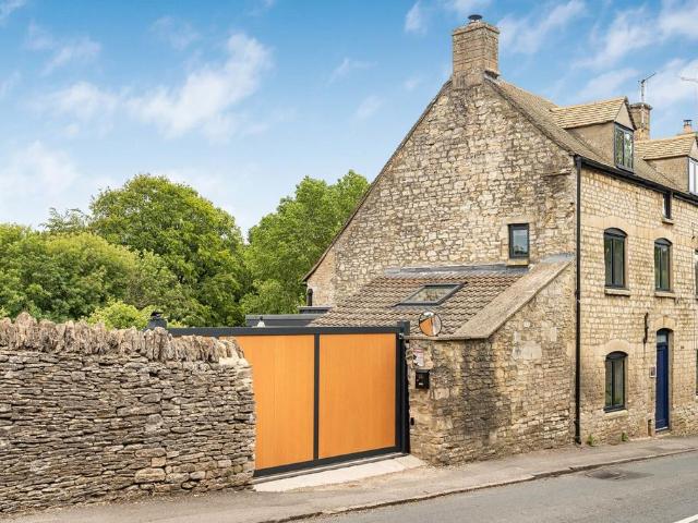 House for sale in Fossebridge, Gloucestershire