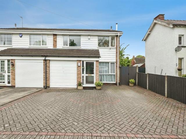 House for sale in Halesowen, West Midlands