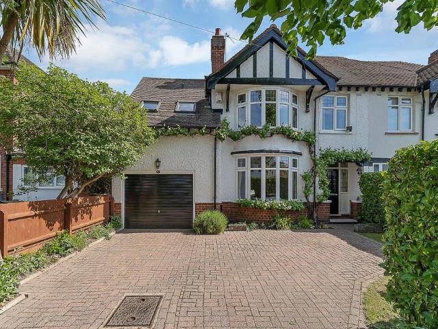 House for sale in Elmfield, Leicestershire