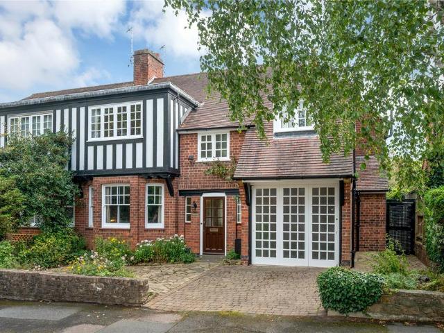 House for sale in Stoneygate, Leicester