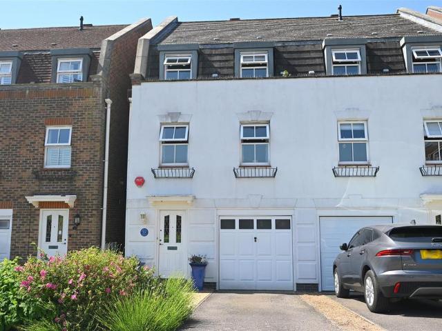 House for sale in Upperton, Eastbourne