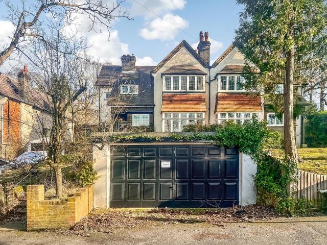 House for sale in London Borough of Croydon, Purley