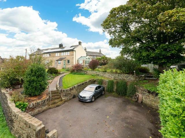House for sale in Gate Foot, Kirklees
