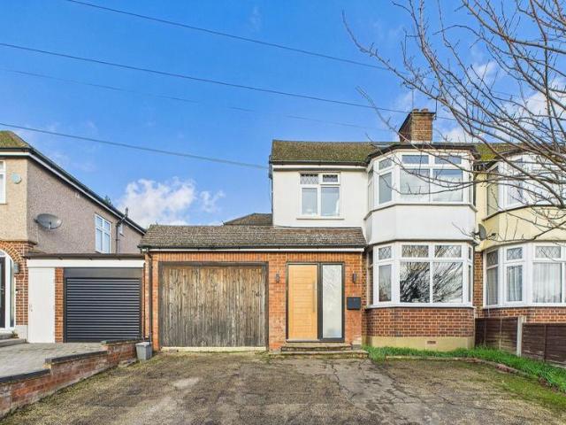 House for sale in Batchworth, Hertfordshire
