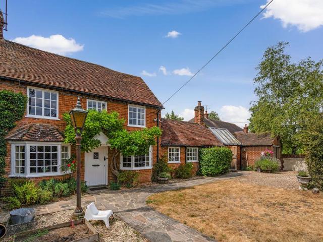 House for sale in Eversley, Hart