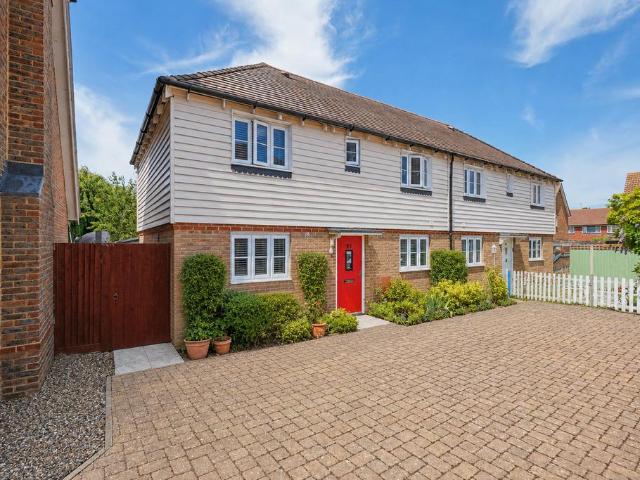 House for sale in Oad Street, Kent
