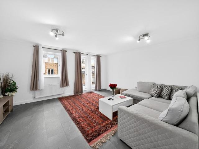 House for sale in Greater London