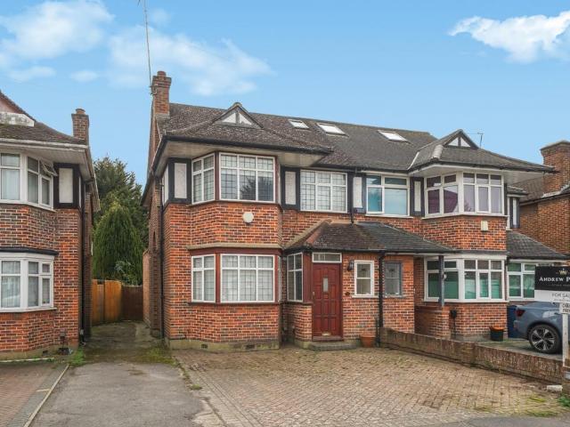 House for sale in Lane, Greater London