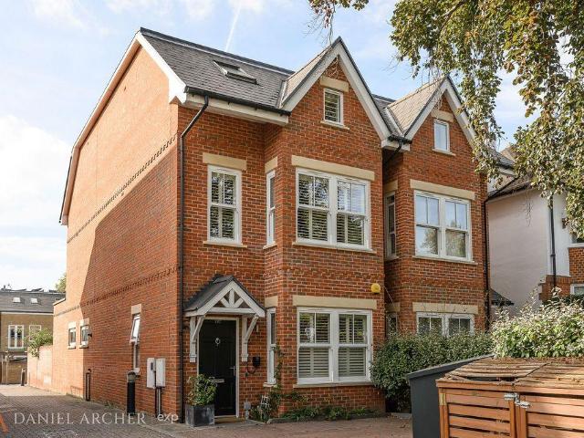 House for sale in Cottenham Park, Greater London