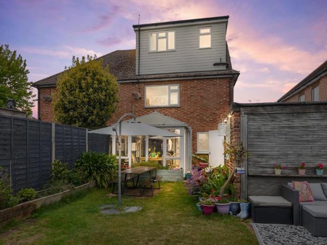 House for sale in North Shoebury, Alton Barnes