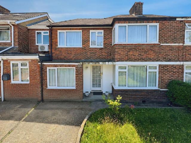 House for sale in Kingsbury, Greater London