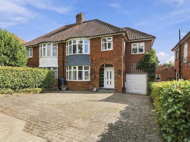 House for sale in Copmanthorpe, York
